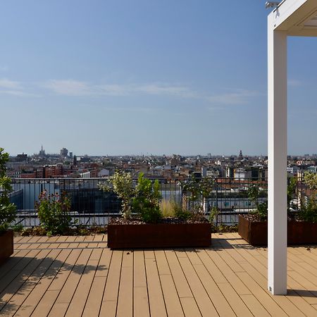 Milano Verticale | Una Esperienze Luaran gambar